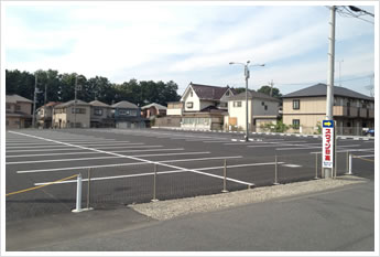 スウィン日高 駐車場